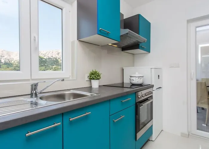 Tolle In Mit Eigenem Balkon By Interhome アパート