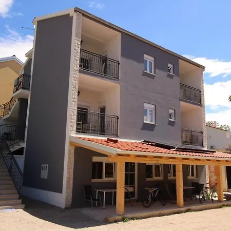 Tolle In Mit Eigenem Balkon By Interhome Apartament Baška