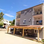 Tolle In Mit Eigenem Balkon By Interhome Apartmán